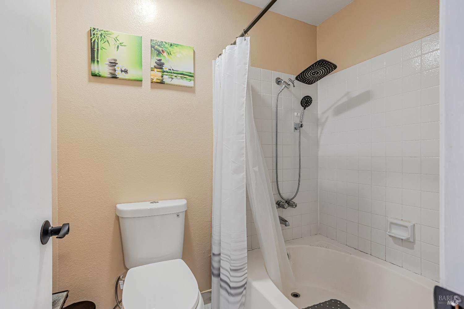 Detail Gallery Image 23 of 36 For 1 Oak Crest Ct #D,  Novato,  CA 94947 - 3 Beds | 2/1 Baths