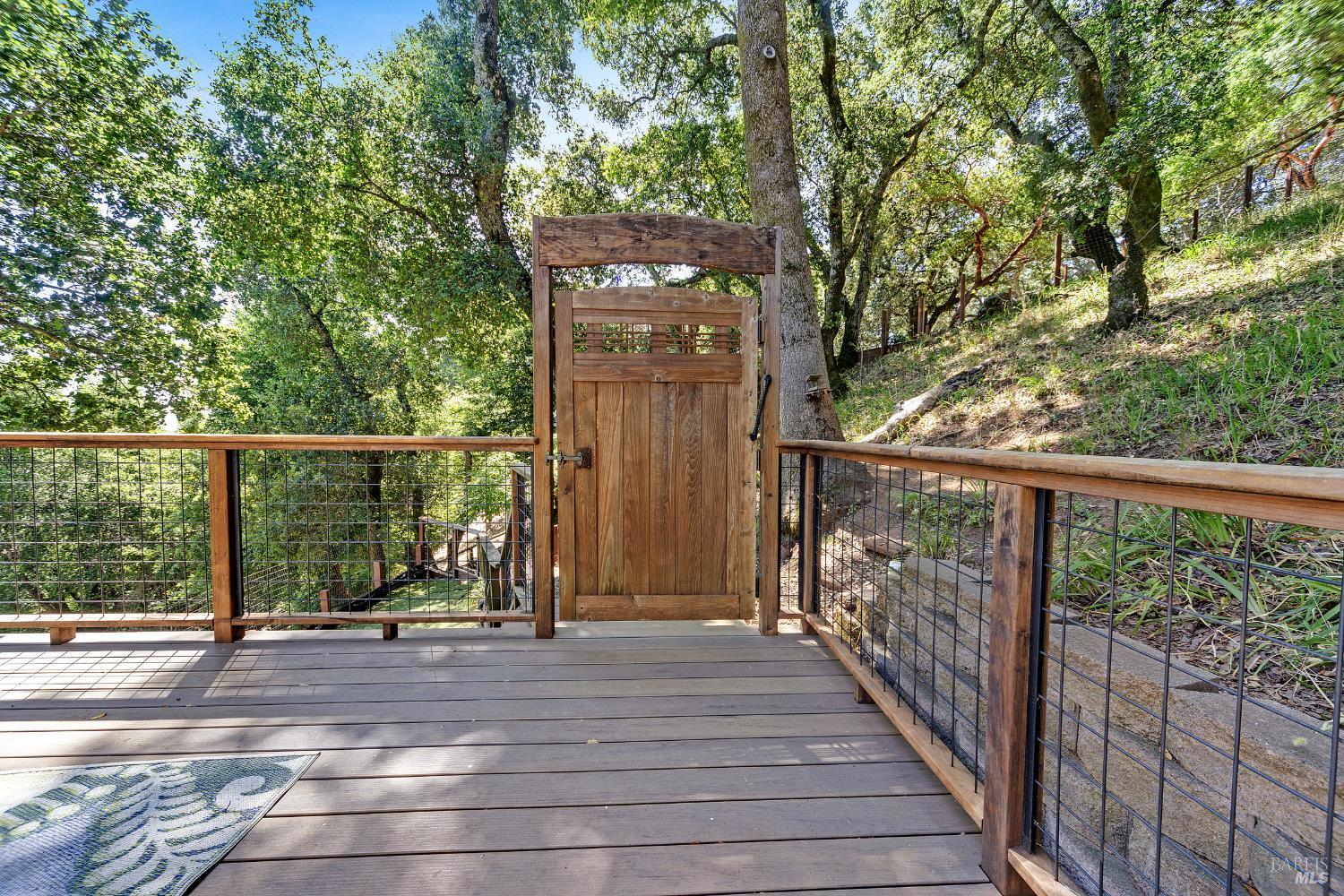 Detail Gallery Image 3 of 19 For 77 Bosque Ave, Fairfax,  CA 94930 - 1 Beds | 1/1 Baths