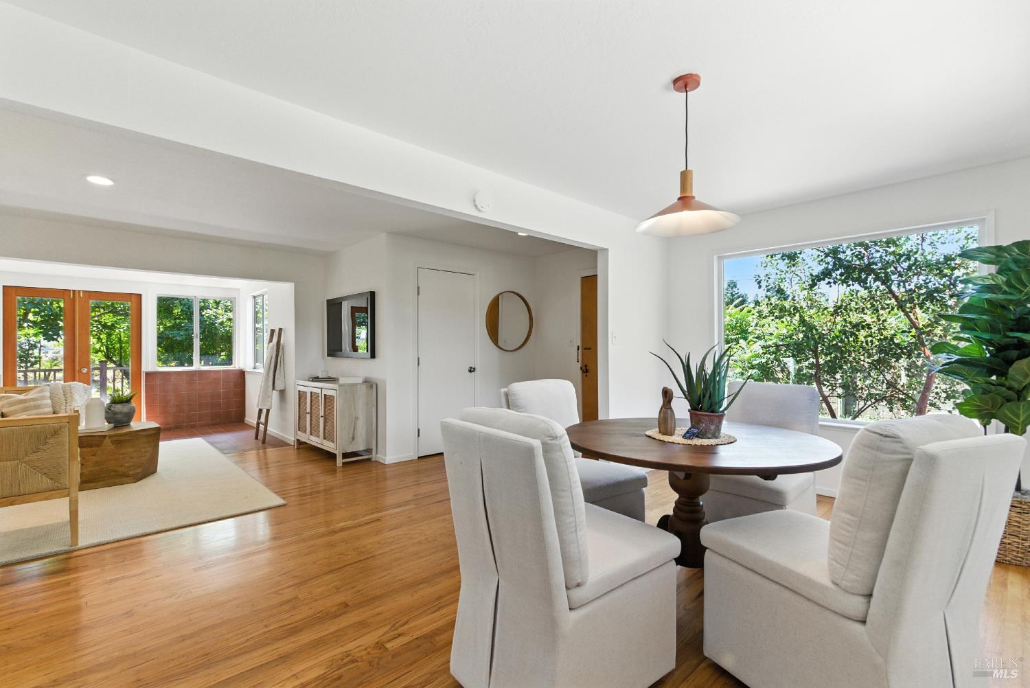 Detail Gallery Image 16 of 63 For 6750 Petaluma Hill Rd, Penngrove,  CA 94951 - 3 Beds | 2 Baths