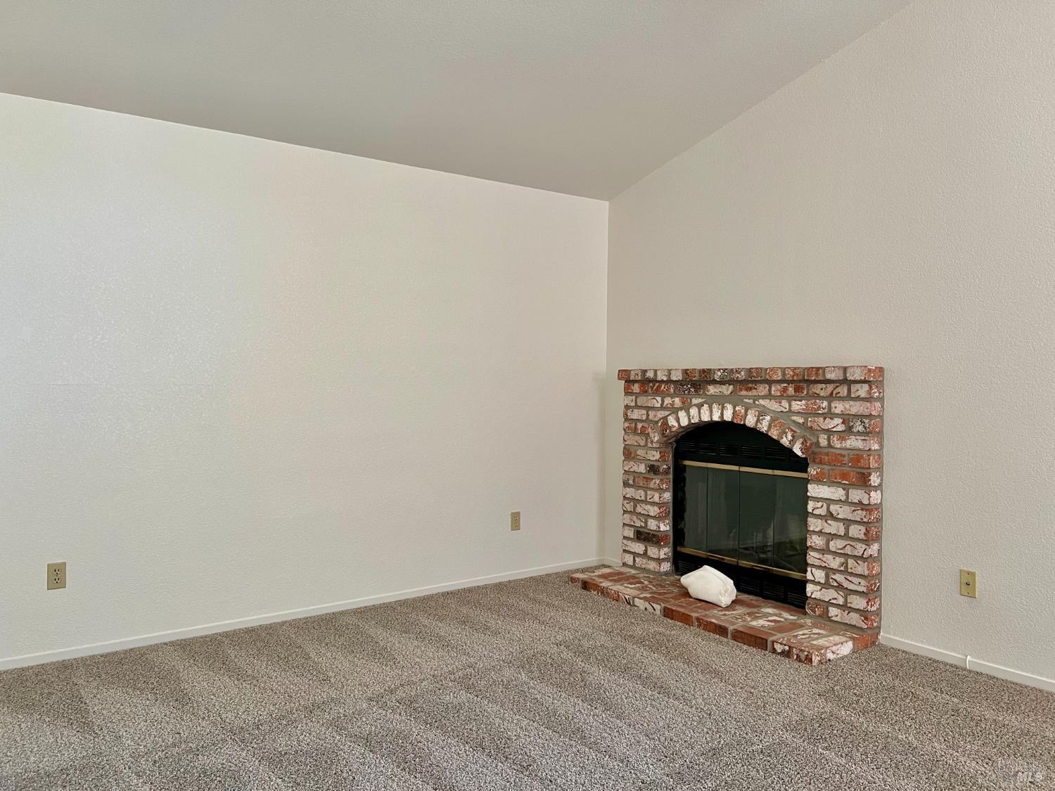 Detail Gallery Image 9 of 36 For 1185 Camellia Ln, Suisun City,  CA 94585 - 3 Beds | 2 Baths