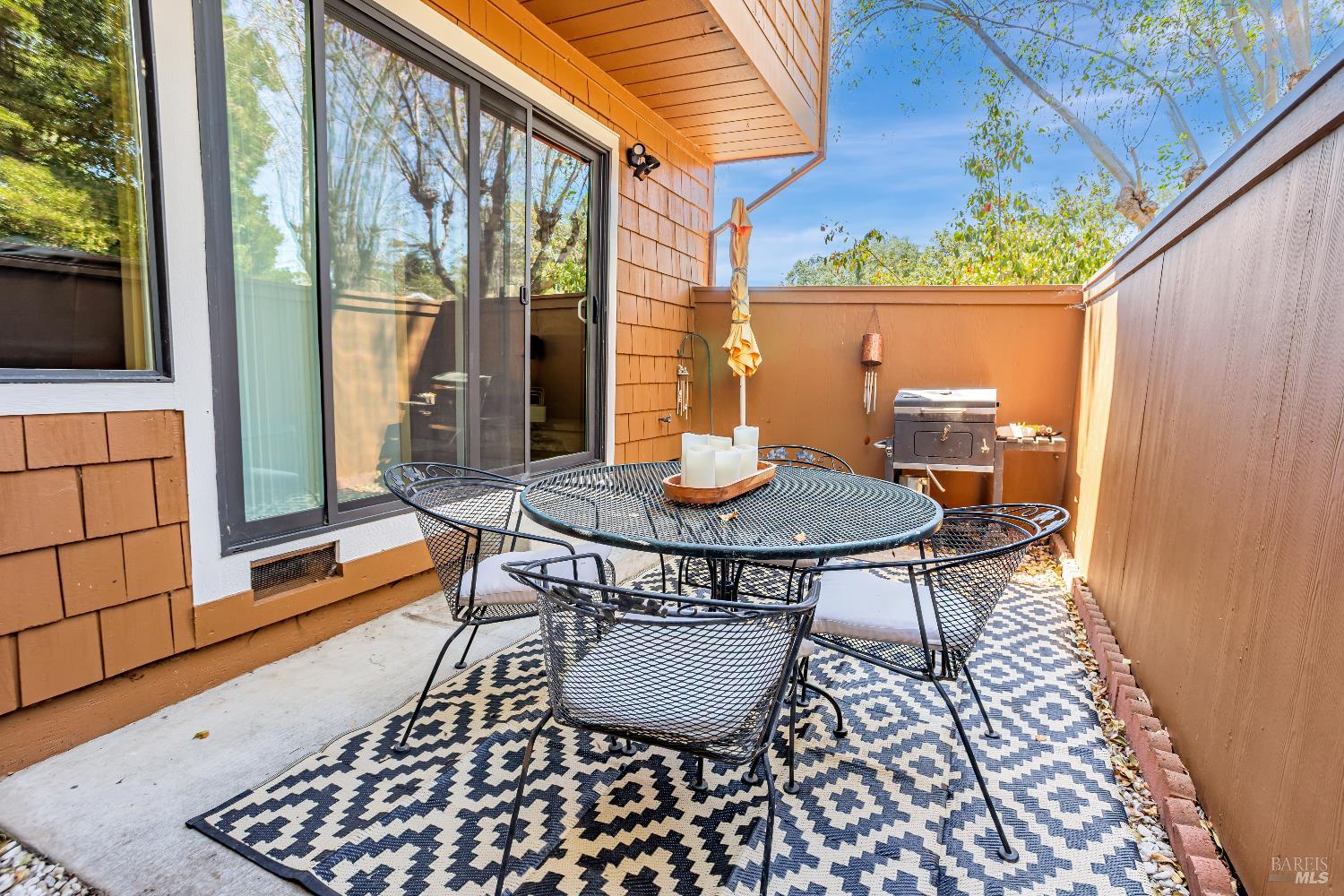 Detail Gallery Image 29 of 36 For 1 Oak Crest Ct #D,  Novato,  CA 94947 - 3 Beds | 2/1 Baths