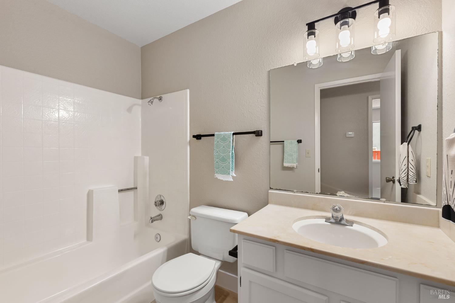 Detail Gallery Image 22 of 37 For 828 Stoneridge Cir, Fairfield,  CA 94534 - 3 Beds | 2 Baths