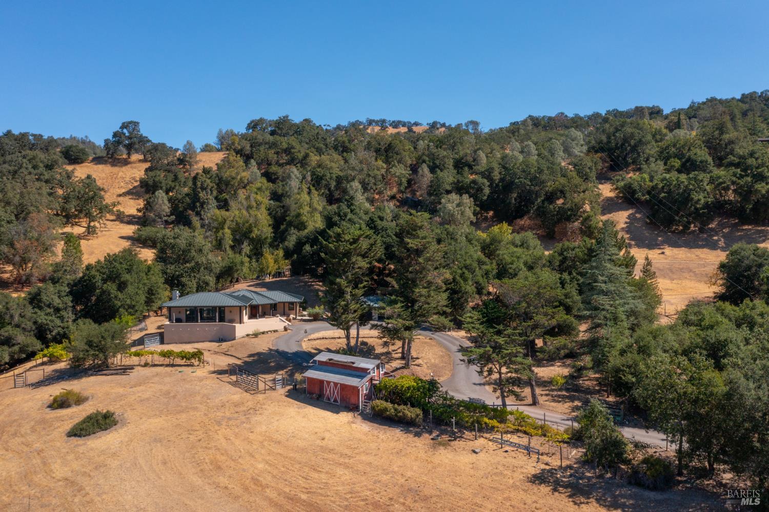 Detail Gallery Image 4 of 40 For 26876 River Rd, Asti,  CA 95425 - 3 Beds | 3 Baths