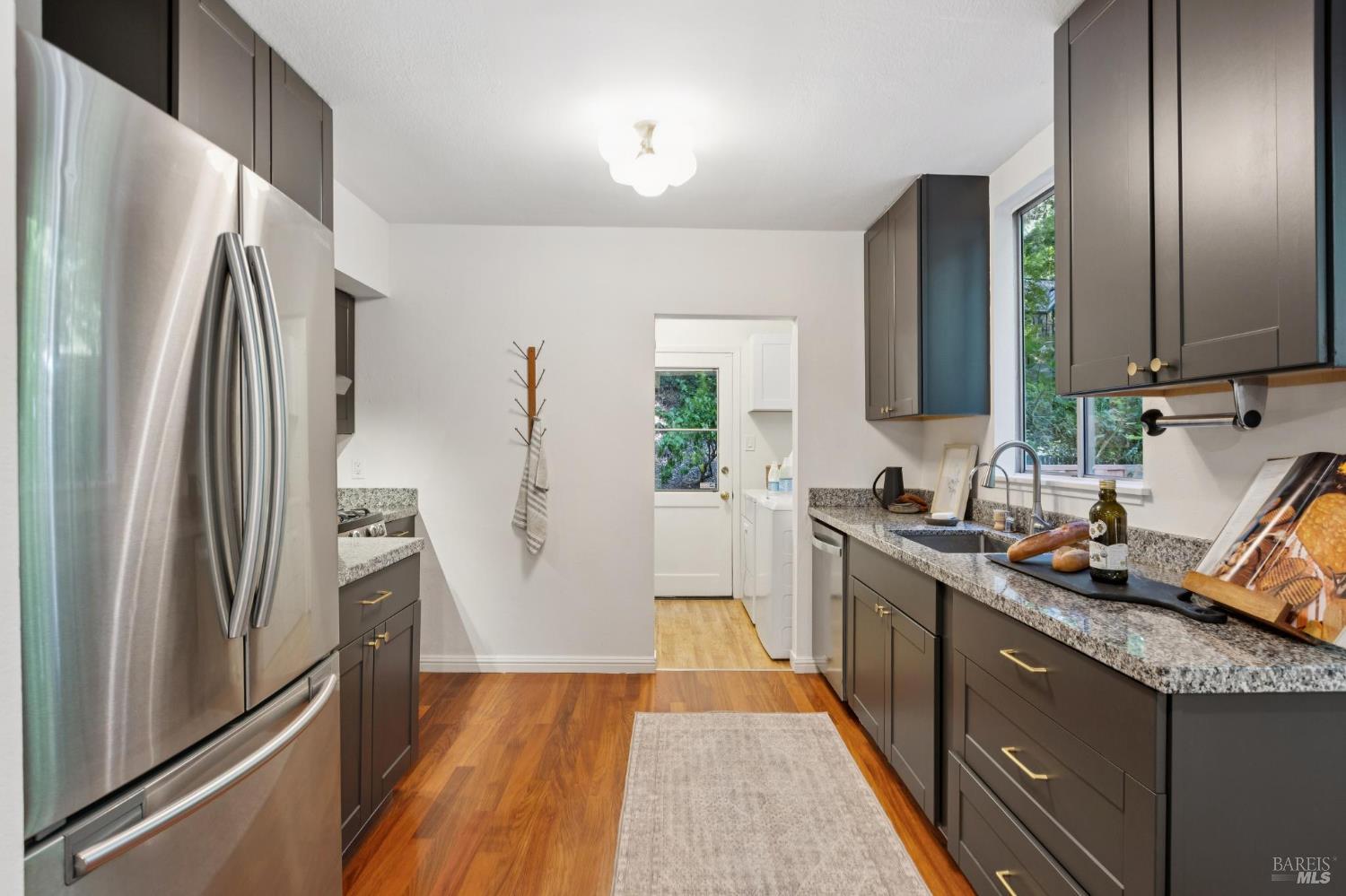 Detail Gallery Image 14 of 44 For 246 Madrone Ave, Larkspur,  CA 94939 - 4 Beds | 2 Baths