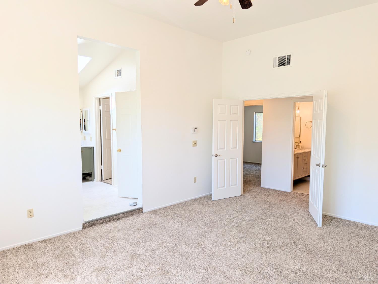 Detail Gallery Image 15 of 20 For 2220 Fox Glen Dr, Fairfield,  CA 94534 - 5 Beds | 3 Baths