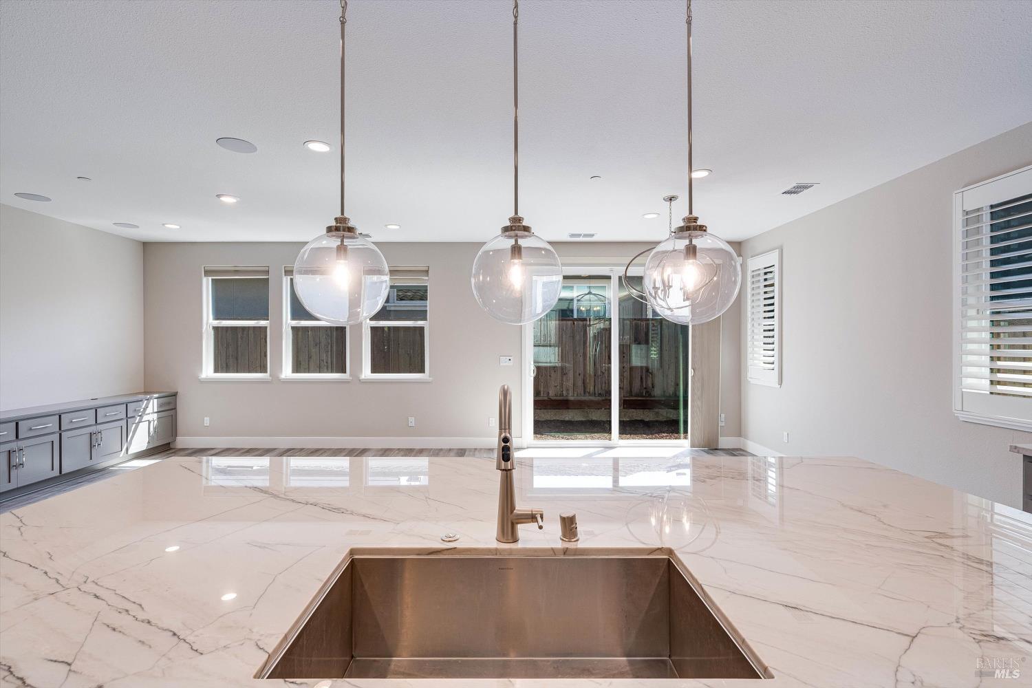 Detail Gallery Image 13 of 45 For 5646 Kameron Pl, Rohnert Park,  CA 94928 - 3 Beds | 2/1 Baths