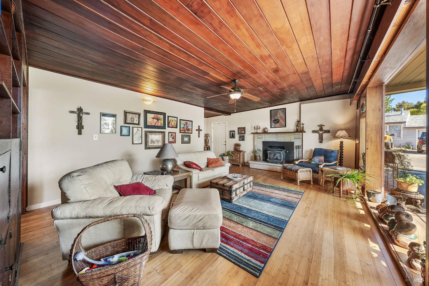 Detail Gallery Image 6 of 76 For 465 Hillcrest Dr, Lakeport,  CA 95453 - 3 Beds | 1/2 Baths