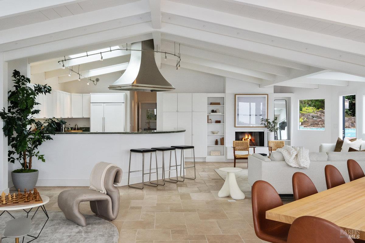 Detail Gallery Image 18 of 99 For 125 Laurel Ave, Stinson Beach,  CA 94970 - 3 Beds | 3 Baths