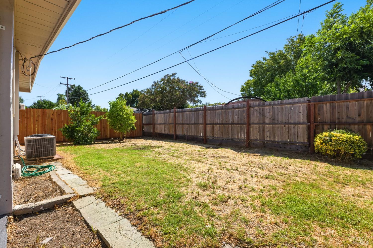 Detail Gallery Image 28 of 33 For 242 Arbor St, Vacaville,  CA 95688 - 3 Beds | 2 Baths
