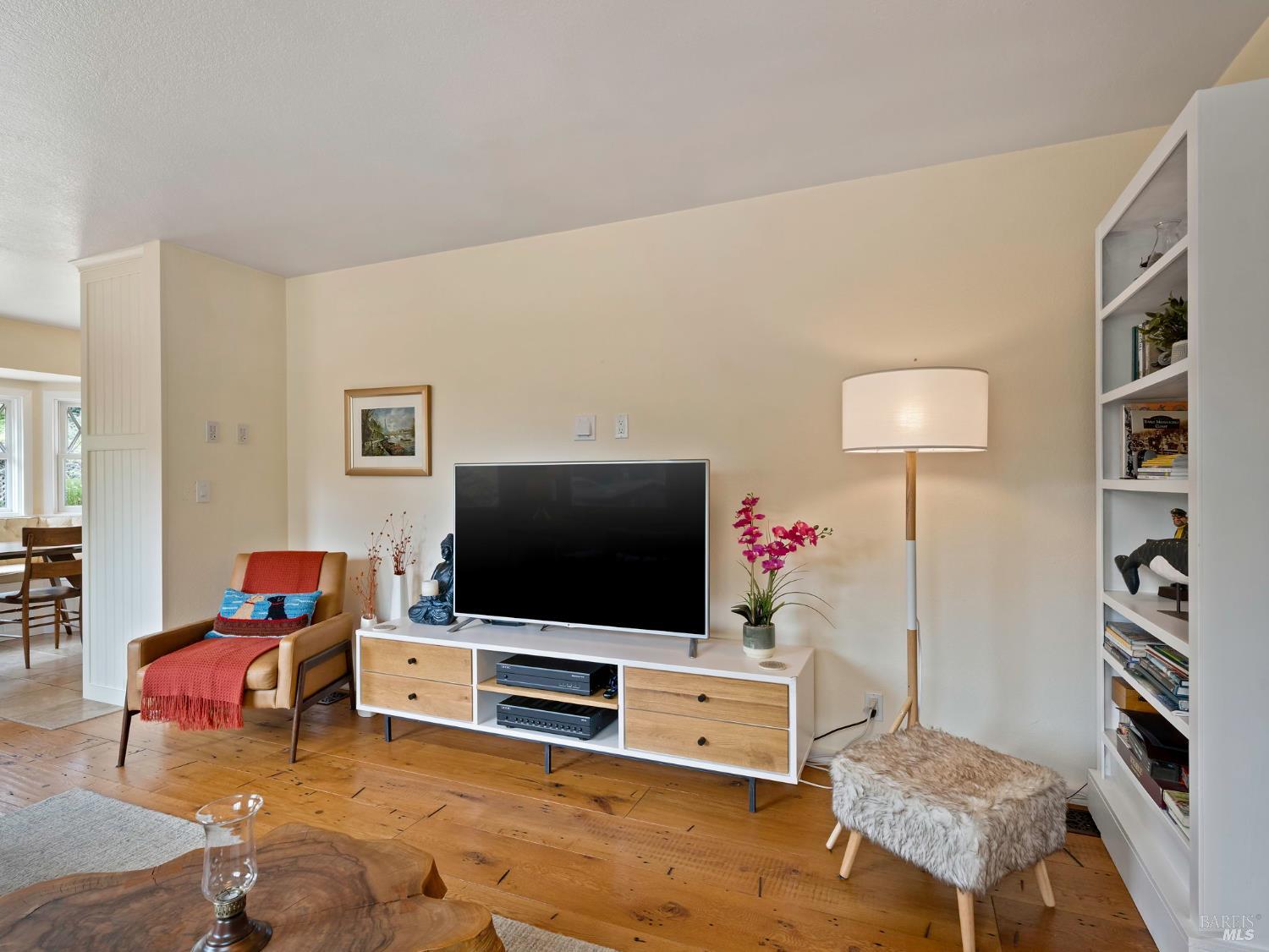 Detail Gallery Image 8 of 41 For 10392 Hills Rd, Mendocino,  CA 95460 - 2 Beds | 1 Baths