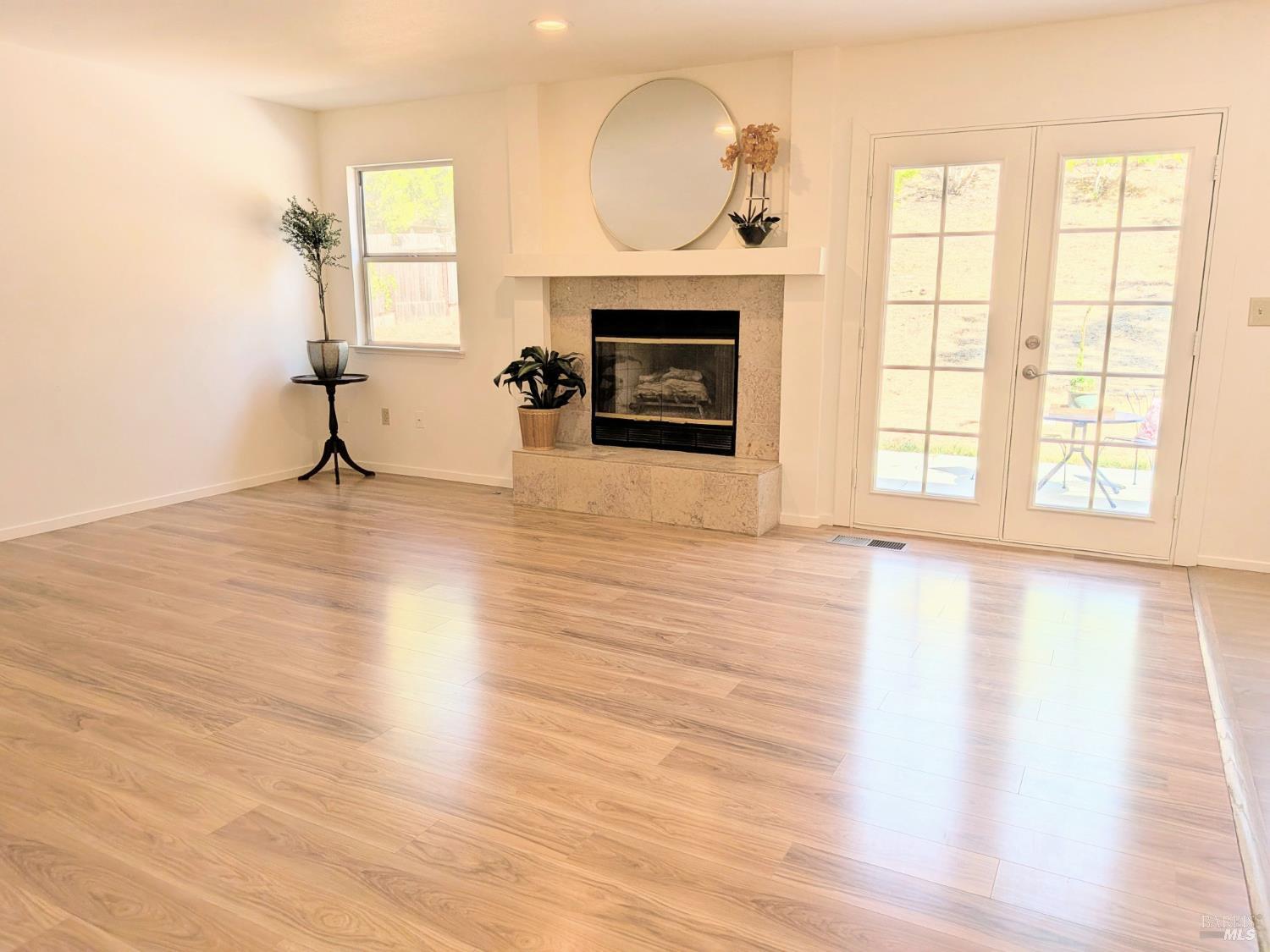 Detail Gallery Image 9 of 20 For 2220 Fox Glen Dr, Fairfield,  CA 94534 - 5 Beds | 3 Baths