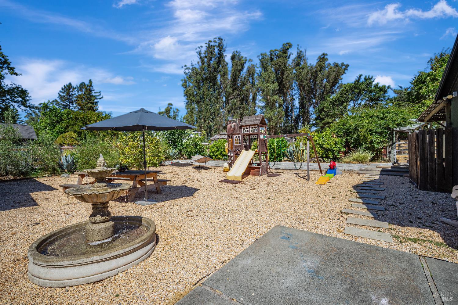 Detail Gallery Image 32 of 34 For 5190 Volkerts Rd, Sebastopol,  CA 95472 - 3 Beds | 2 Baths