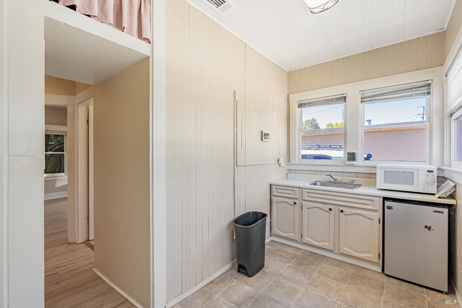 Detail Gallery Image 11 of 64 For 1335 D St, Napa,  CA 94559 - – Beds | – Baths