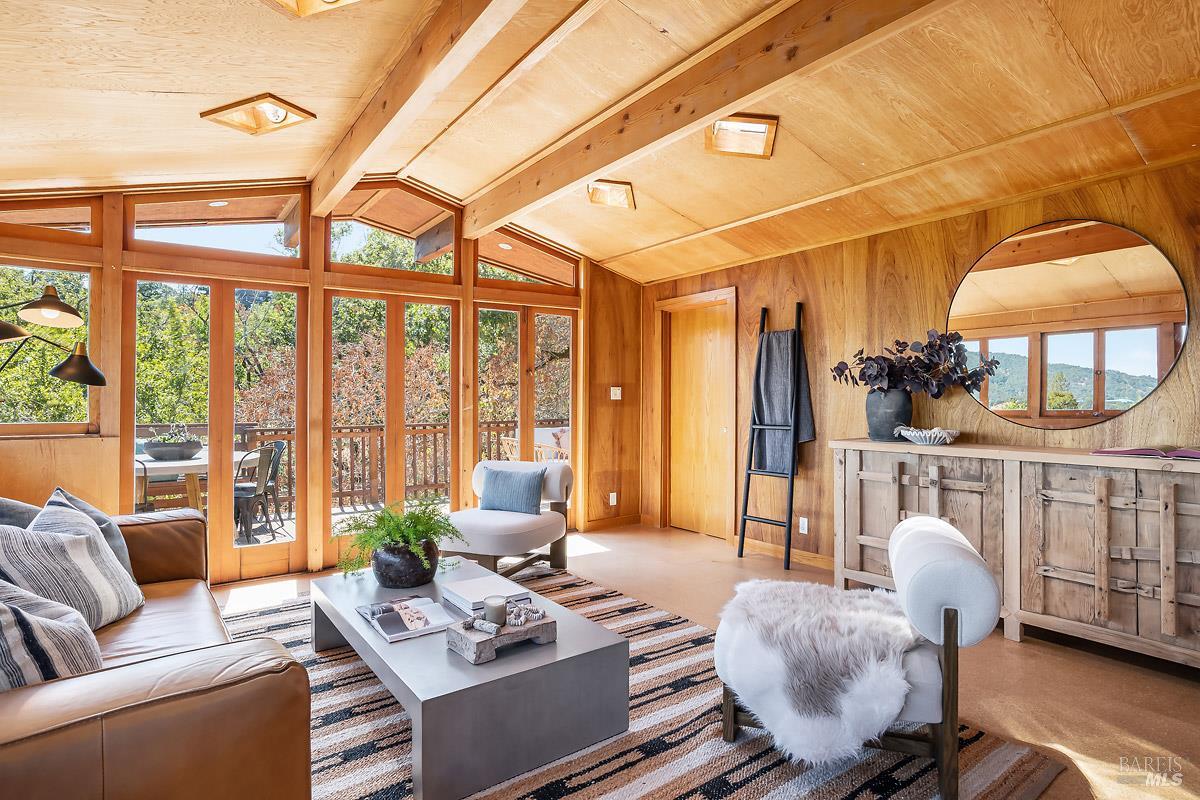 Detail Gallery Image 5 of 52 For 12 Indian Rd, San Rafael,  CA 94903 - 3 Beds | 1 Baths