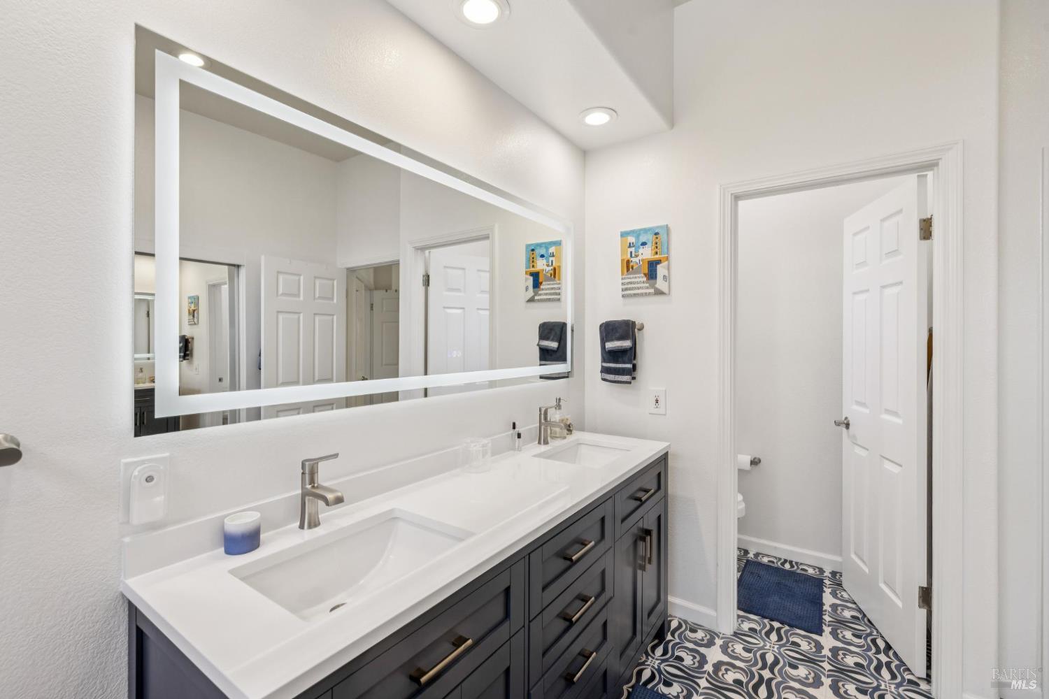 Detail Gallery Image 38 of 51 For 1917 Falcon Ridge Dr, Petaluma,  CA 94954 - 3 Beds | 2 Baths