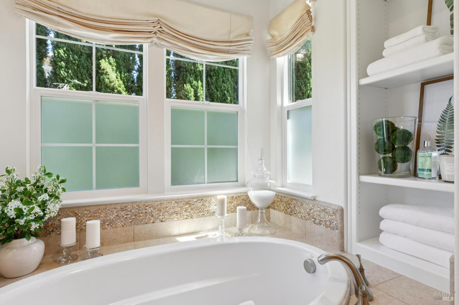 Detail Gallery Image 53 of 96 For 3747 Beartooth Ln, Napa,  CA 94558 - 4 Beds | 3 Baths