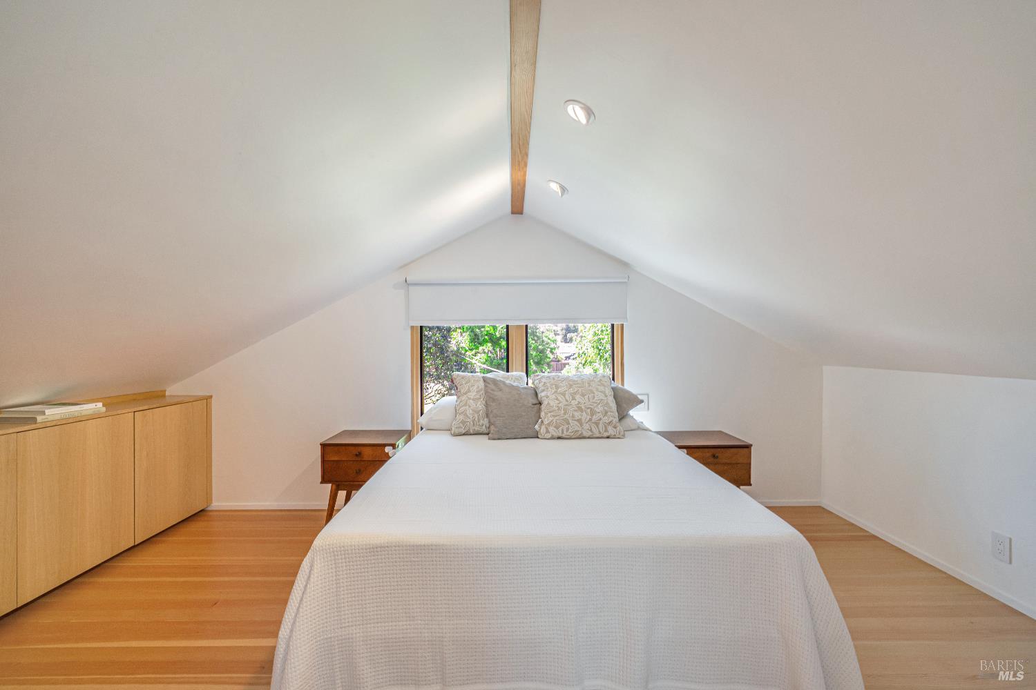 Detail Gallery Image 17 of 34 For 5190 Volkerts Rd, Sebastopol,  CA 95472 - 3 Beds | 2 Baths