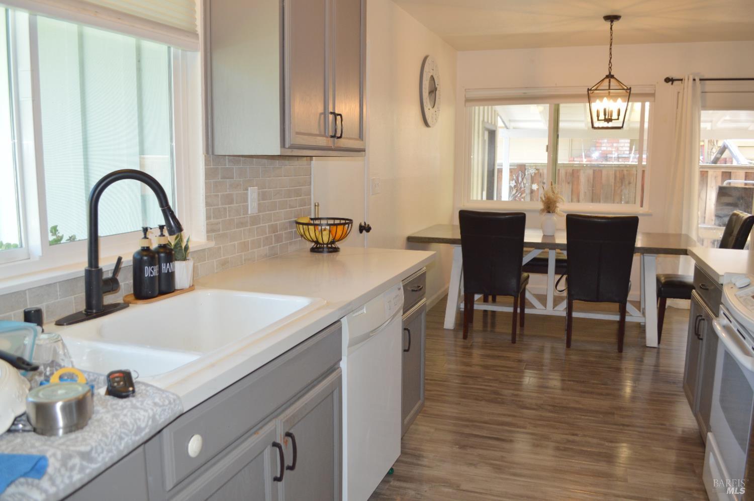 Detail Gallery Image 3 of 32 For 349 Washington Ave, Ukiah,  CA 95482 - 3 Beds | 2 Baths