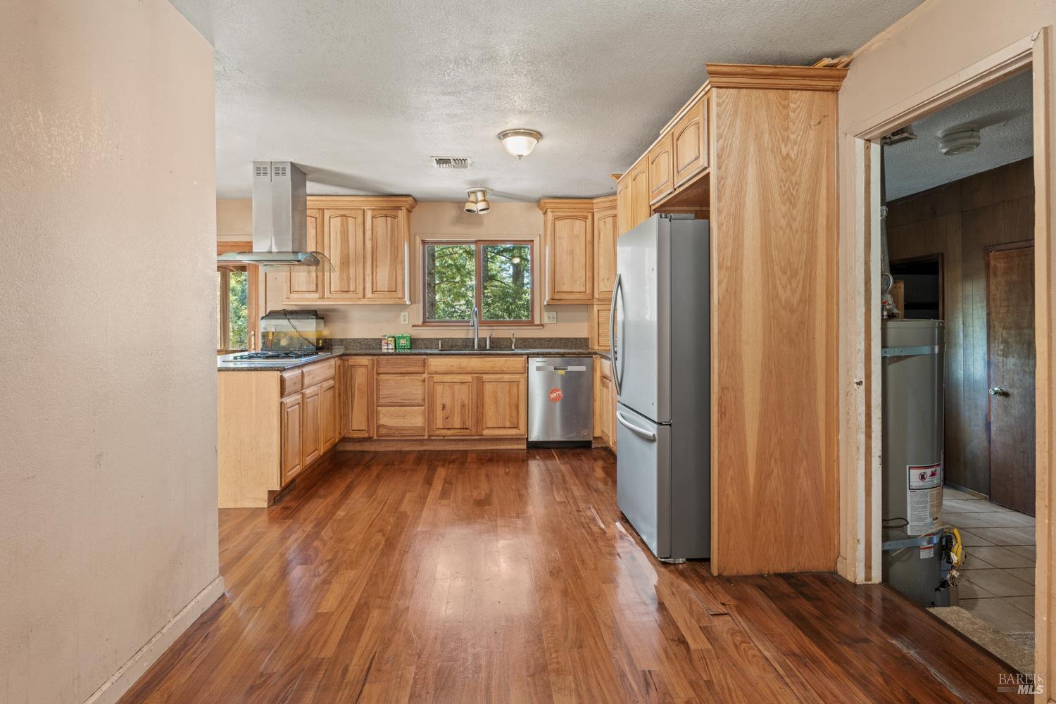Detail Gallery Image 6 of 18 For 3781 Ridgewood Rd, Willits,  CA 95490 - 4 Beds | 2 Baths