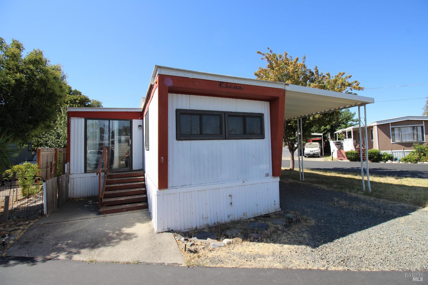 Detail Gallery Image 2 of 20 For 50 River Rd, Rio Vista,  CA 94571 - 1 Beds | 1 Baths