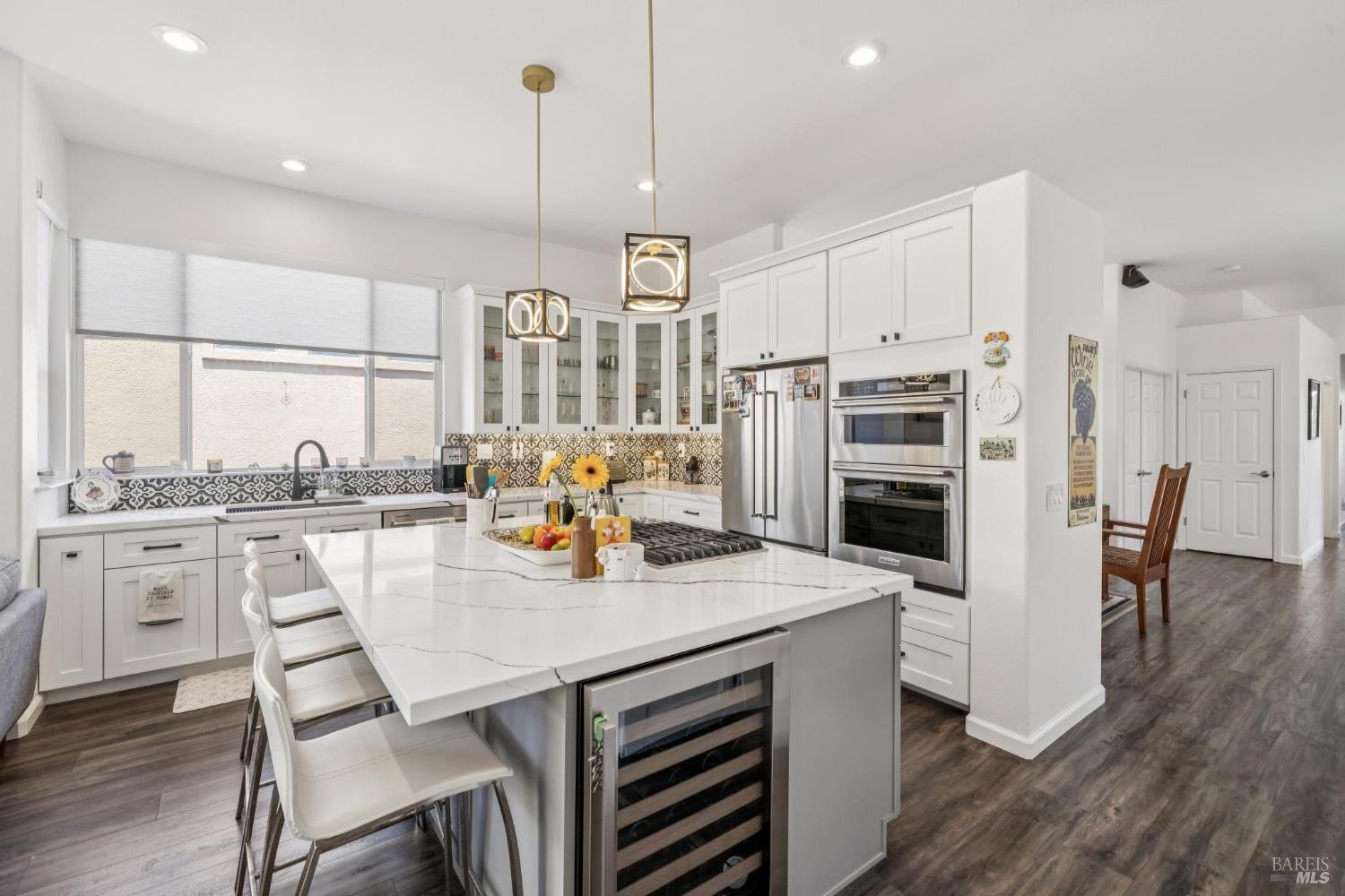 Detail Gallery Image 22 of 51 For 1917 Falcon Ridge Dr, Petaluma,  CA 94954 - 3 Beds | 2 Baths