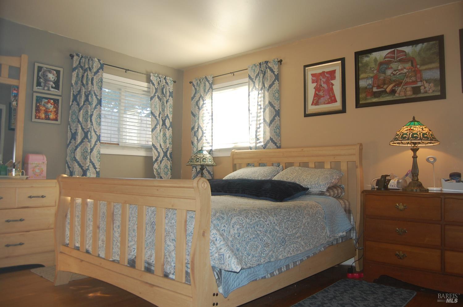 Detail Gallery Image 11 of 17 For 249 Howard Ave, Vallejo,  CA 94589 - 3 Beds | 2 Baths