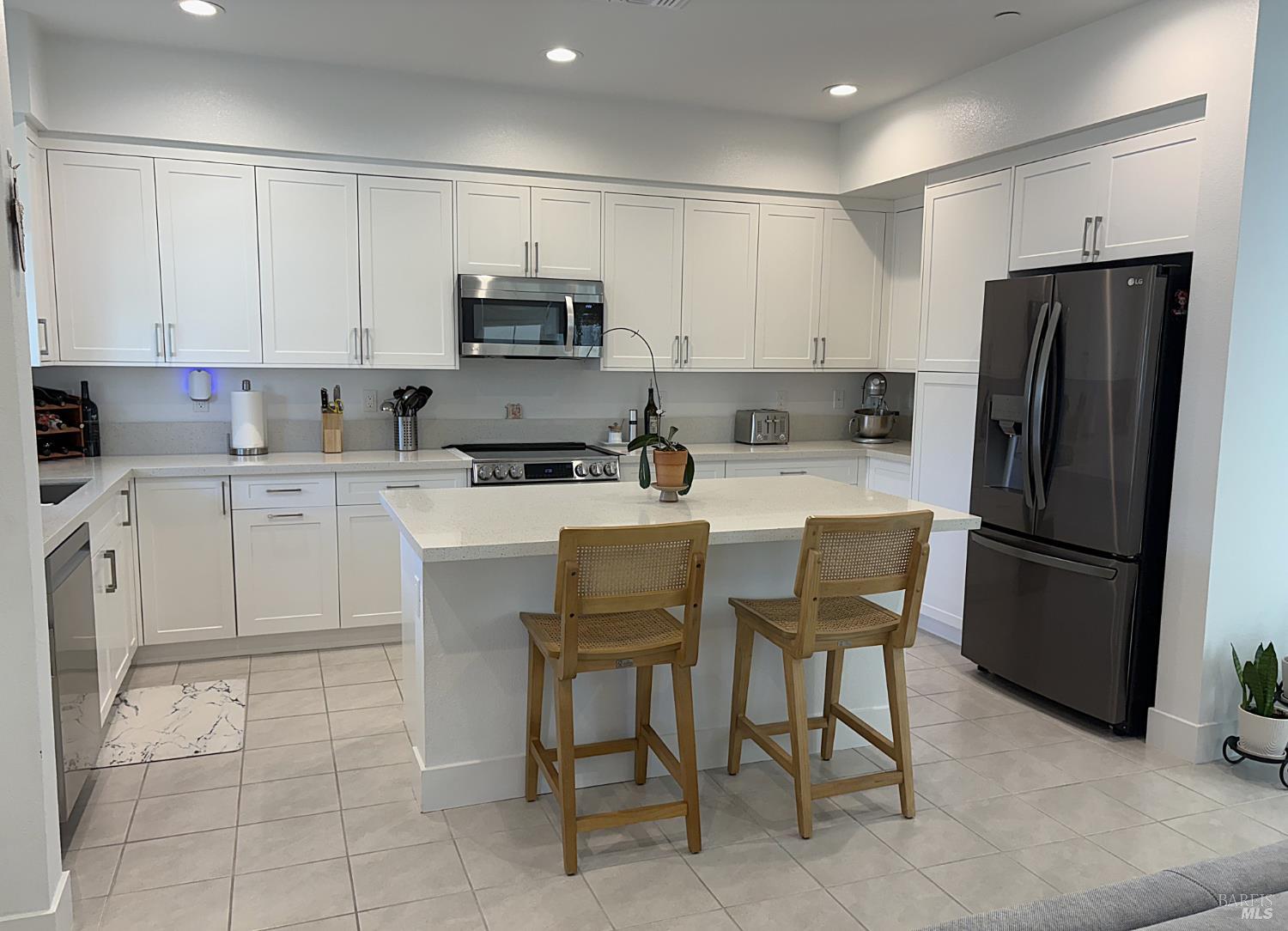 Detail Gallery Image 4 of 25 For 2912 Liscum St, Santa Rosa,  CA 95407 - 3 Beds | 2/1 Baths