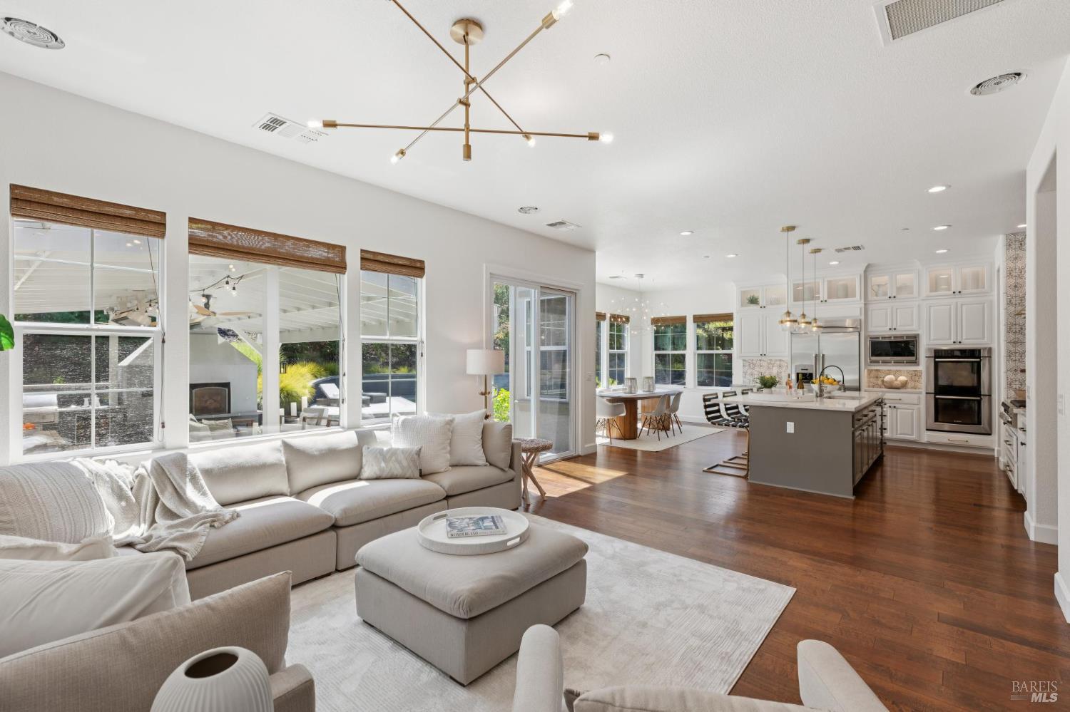 Detail Gallery Image 16 of 96 For 3747 Beartooth Ln, Napa,  CA 94558 - 4 Beds | 3 Baths