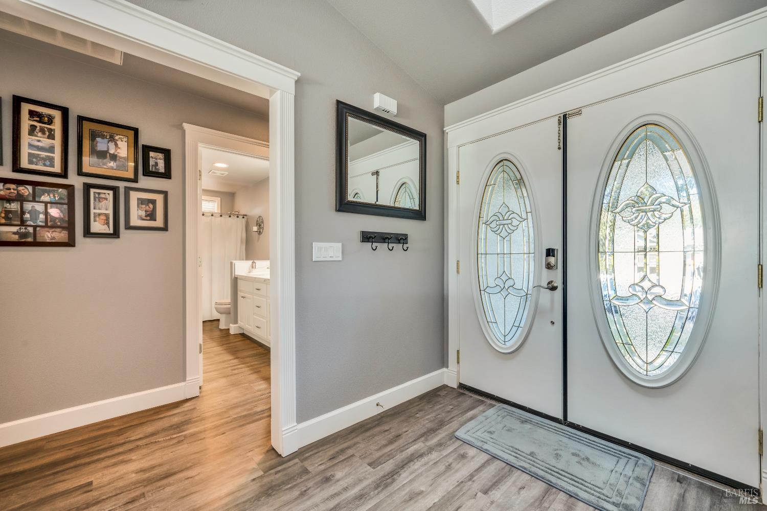 Detail Gallery Image 12 of 31 For 19863 Mountain Mdws, Hidden Valley Lake,  CA 95467 - 3 Beds | 2 Baths