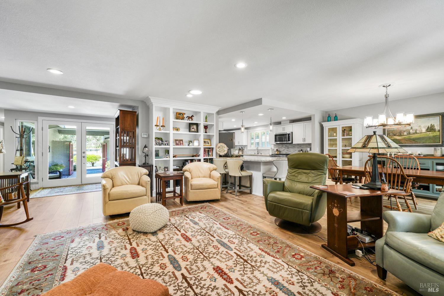 Detail Gallery Image 13 of 44 For 6493 Meadowridge Ct, Santa Rosa,  CA 95409 - 2 Beds | 2 Baths