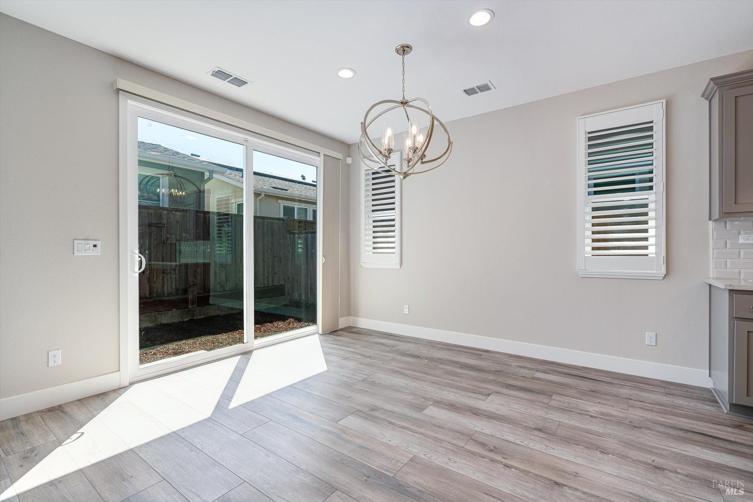 Detail Gallery Image 20 of 45 For 5646 Kameron Pl, Rohnert Park,  CA 94928 - 3 Beds | 2/1 Baths