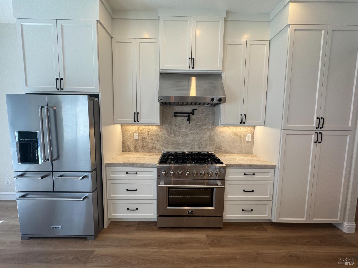 Detail Gallery Image 10 of 50 For 107 St Michael Ct, Cloverdale,  CA 95425 - 3 Beds | 2 Baths