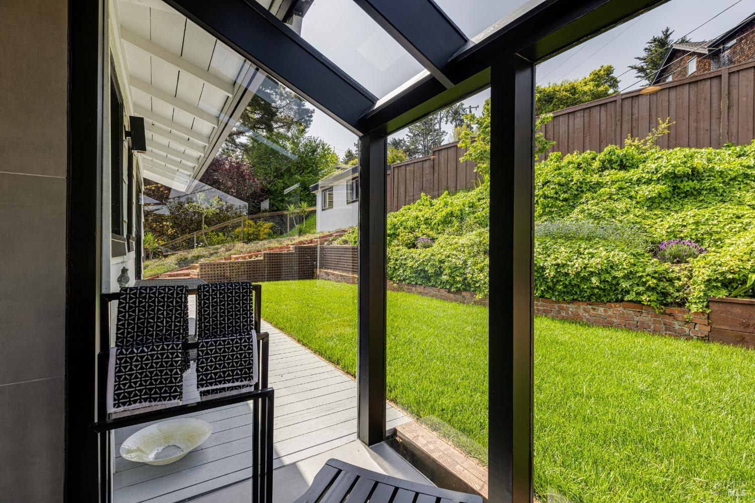 Detail Gallery Image 38 of 74 For 711 Alta Vista Rd, Mill Valley,  CA 94941 - 4 Beds | 2 Baths