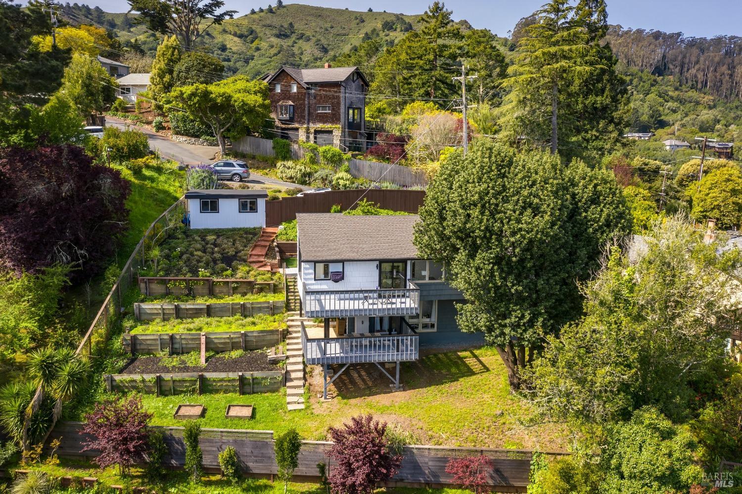 Detail Gallery Image 60 of 74 For 711 Alta Vista Rd, Mill Valley,  CA 94941 - 4 Beds | 2 Baths