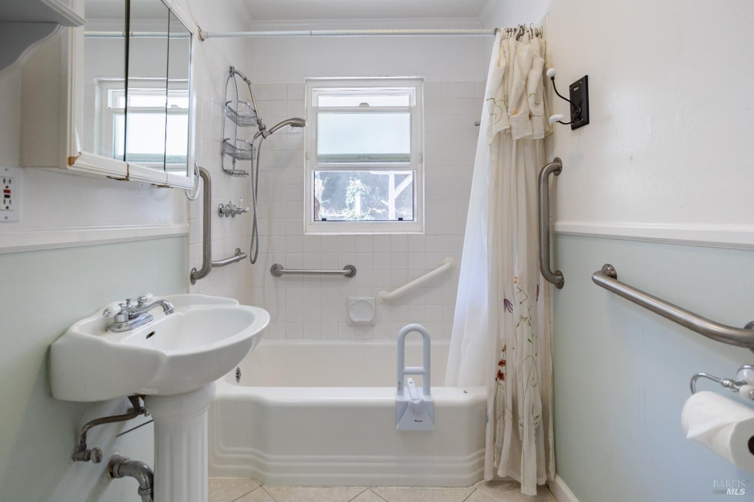 Detail Gallery Image 16 of 32 For 127 Hill Dr, Vallejo,  CA 94590 - 3 Beds | 1 Baths