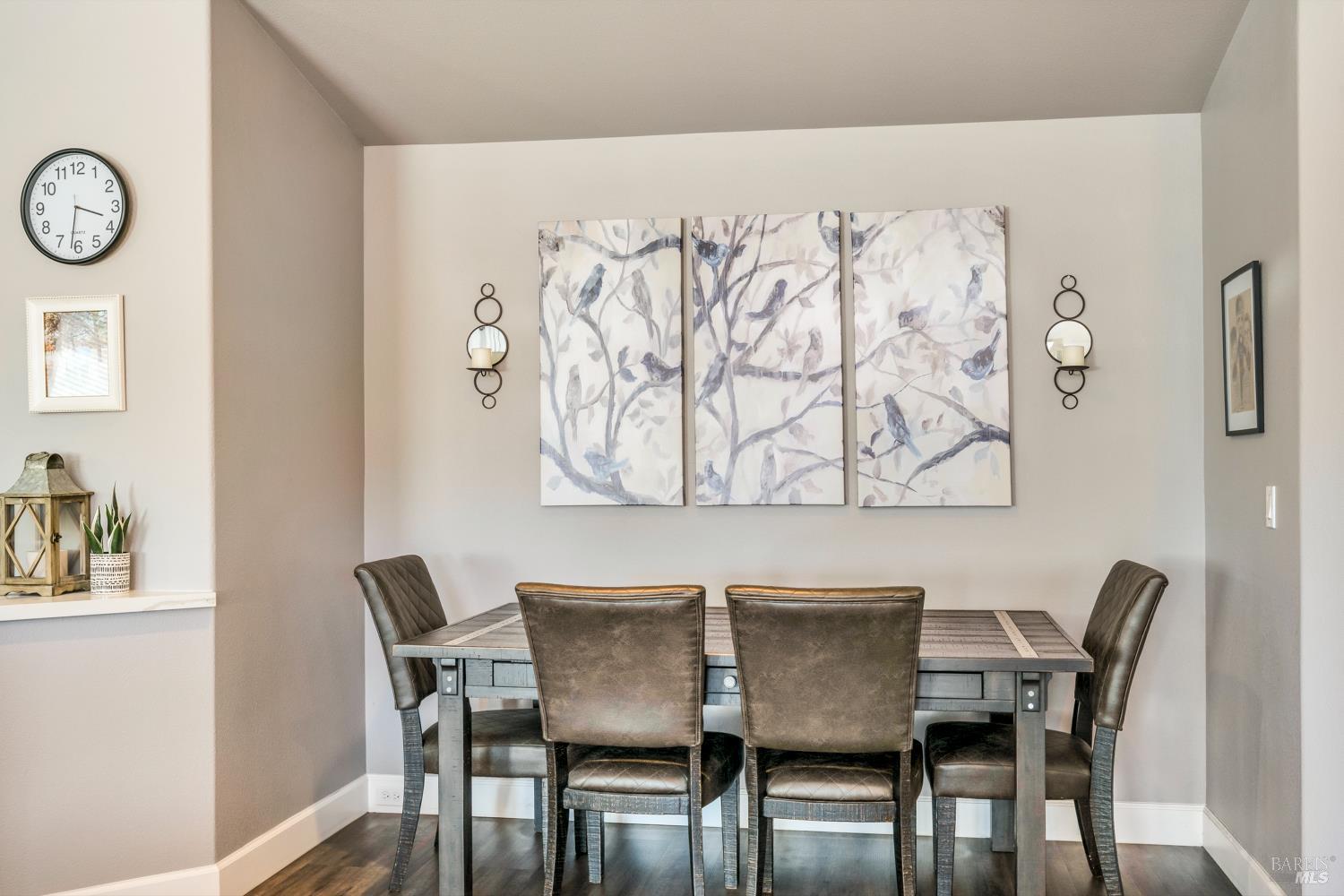 Detail Gallery Image 8 of 31 For 19863 Mountain Mdws, Hidden Valley Lake,  CA 95467 - 3 Beds | 2 Baths