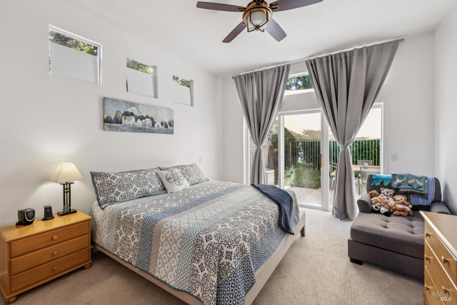 Detail Gallery Image 32 of 51 For 1917 Falcon Ridge Dr, Petaluma,  CA 94954 - 3 Beds | 2 Baths