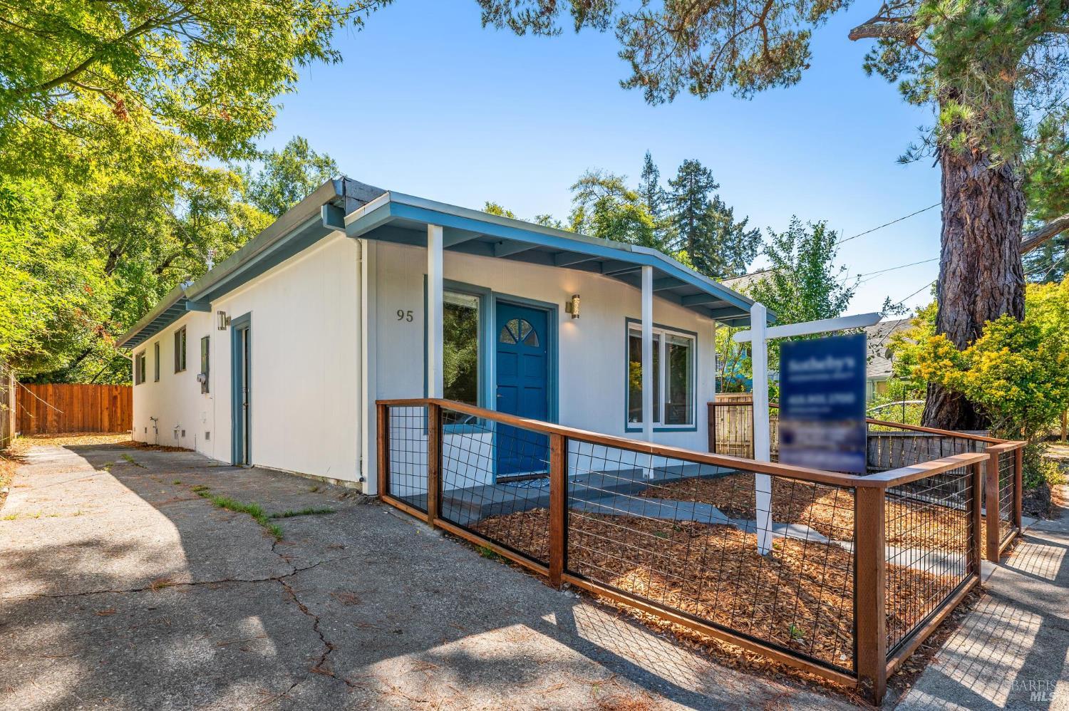 Detail Gallery Image 3 of 55 For 95 Dominga Ave, Fairfax,  CA 94930 - 2 Beds | 1 Baths
