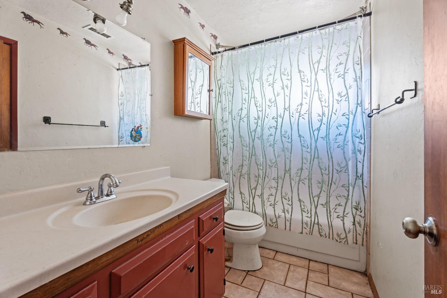 Detail Gallery Image 7 of 18 For 3781 Ridgewood Rd, Willits,  CA 95490 - 4 Beds | 2 Baths