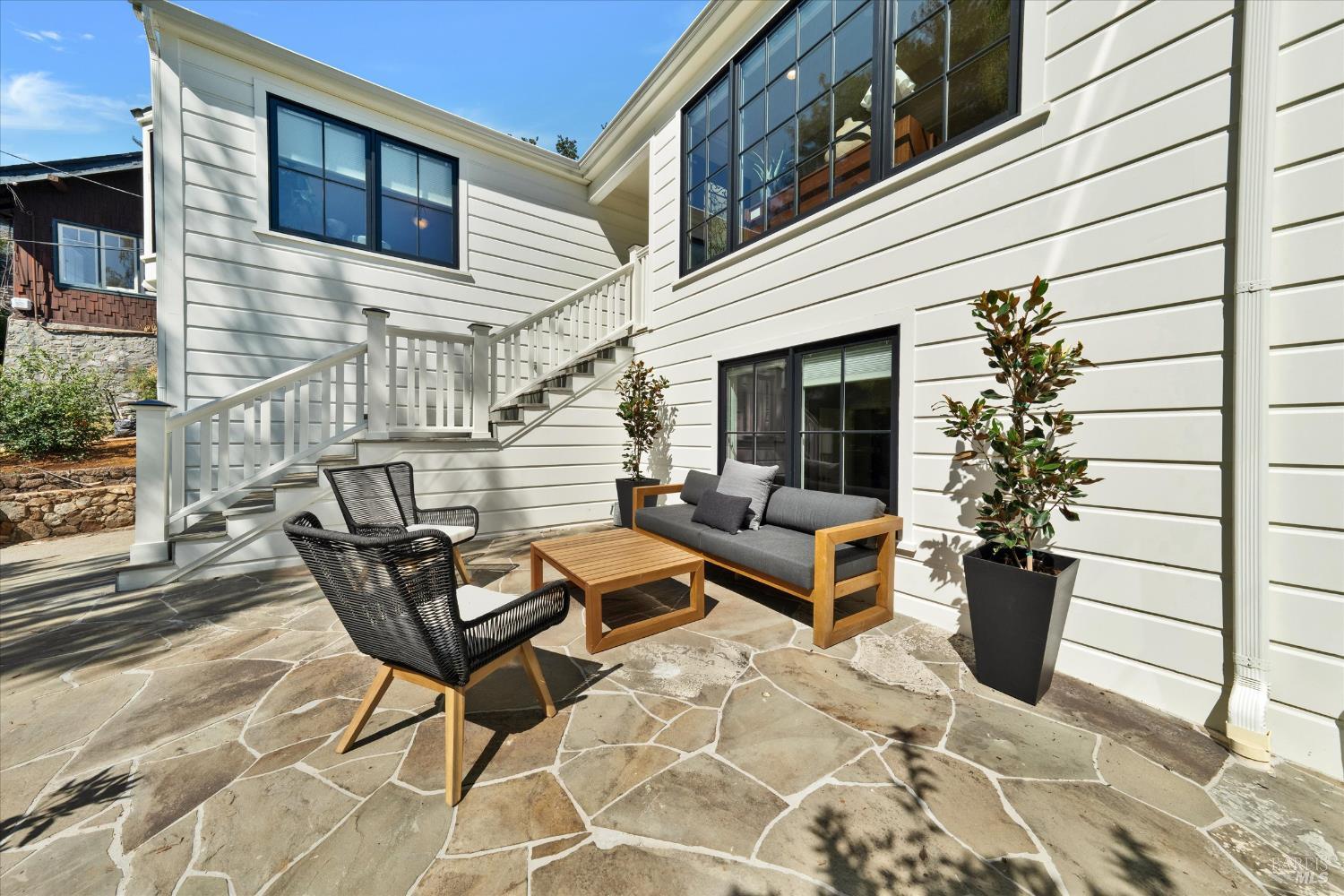 Detail Gallery Image 5 of 55 For 265 Crescent Rd, San Anselmo,  CA 94960 - 3 Beds | 3 Baths