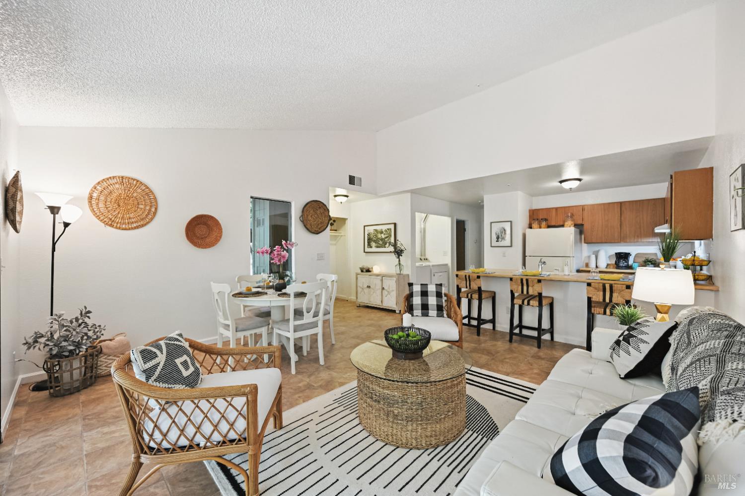 Detail Gallery Image 22 of 38 For 43 Creek Ct, Cotati,  CA 94931 - 2 Beds | 1 Baths