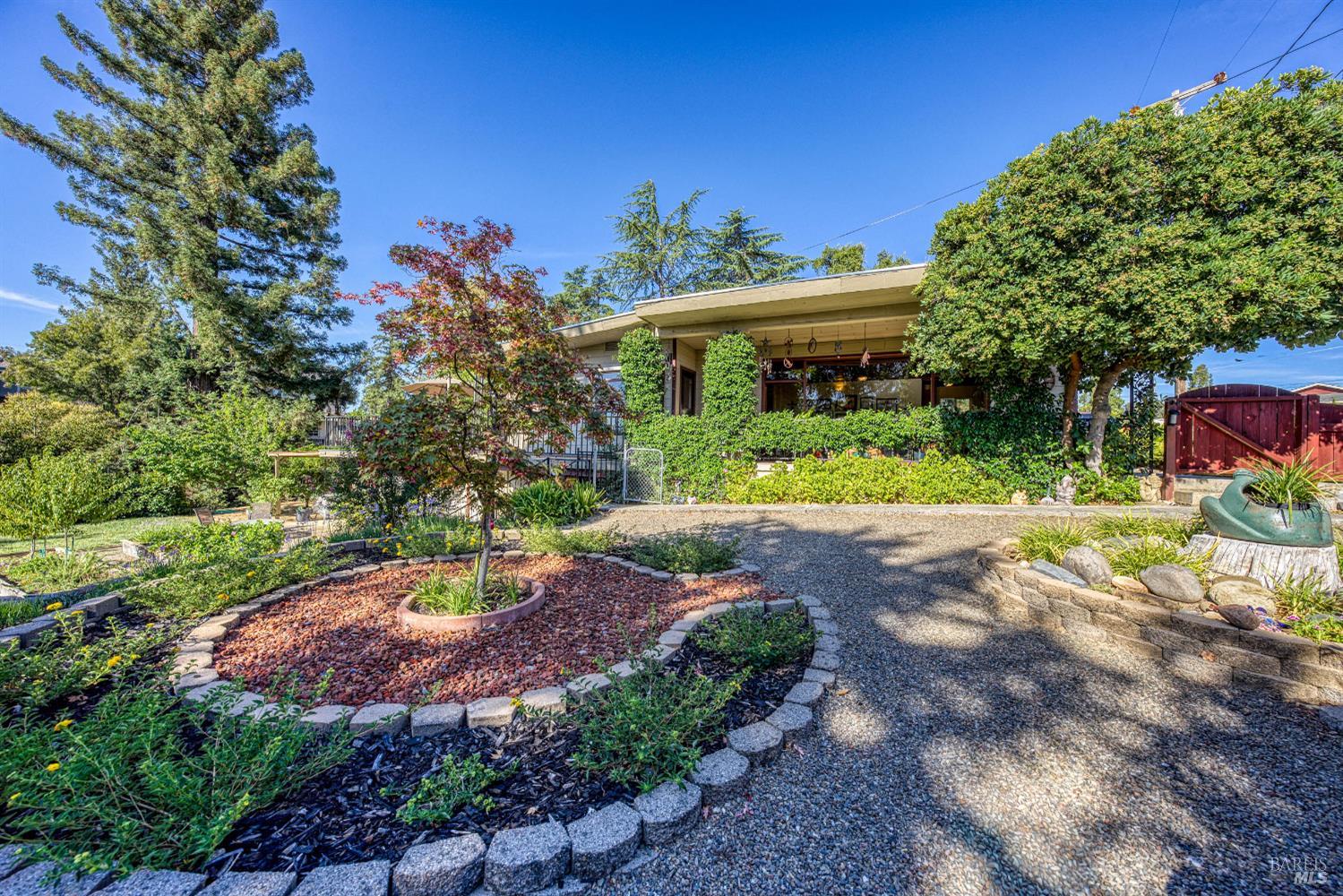 Detail Gallery Image 43 of 76 For 465 Hillcrest Dr, Lakeport,  CA 95453 - 3 Beds | 1/2 Baths