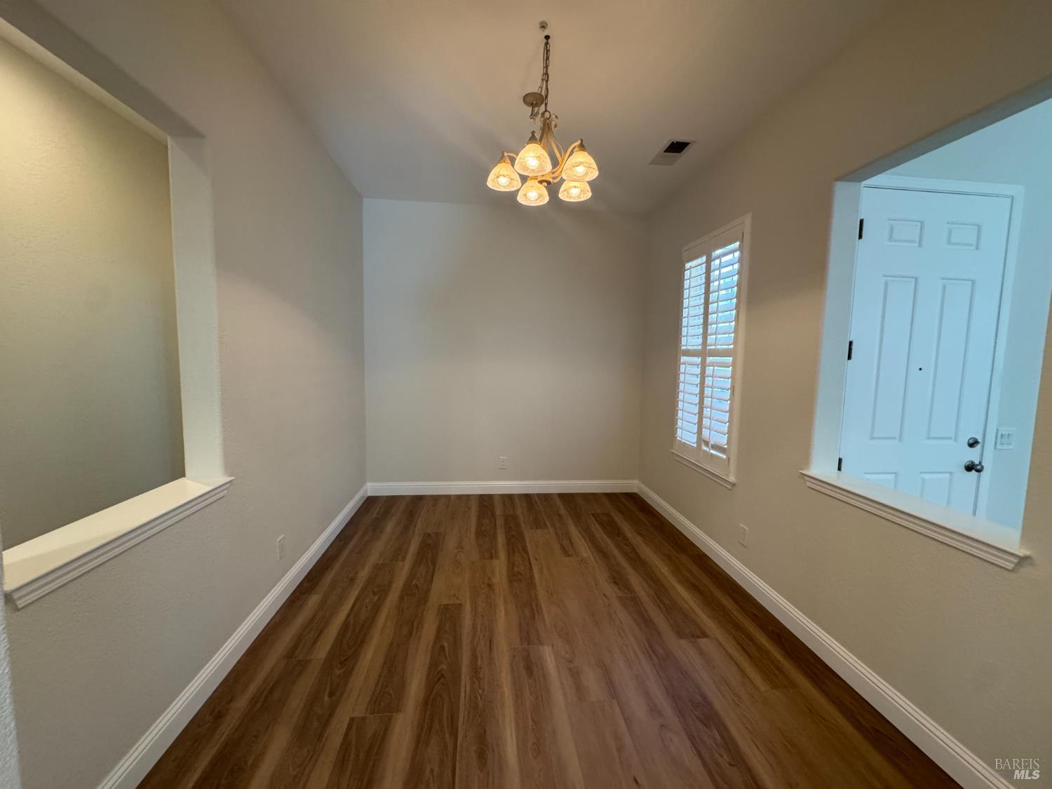 Detail Gallery Image 14 of 50 For 107 St Michael Ct, Cloverdale,  CA 95425 - 3 Beds | 2 Baths