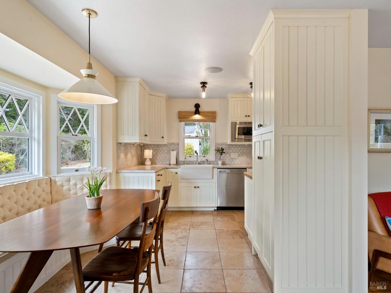 Detail Gallery Image 13 of 41 For 10392 Hills Rd, Mendocino,  CA 95460 - 2 Beds | 1 Baths