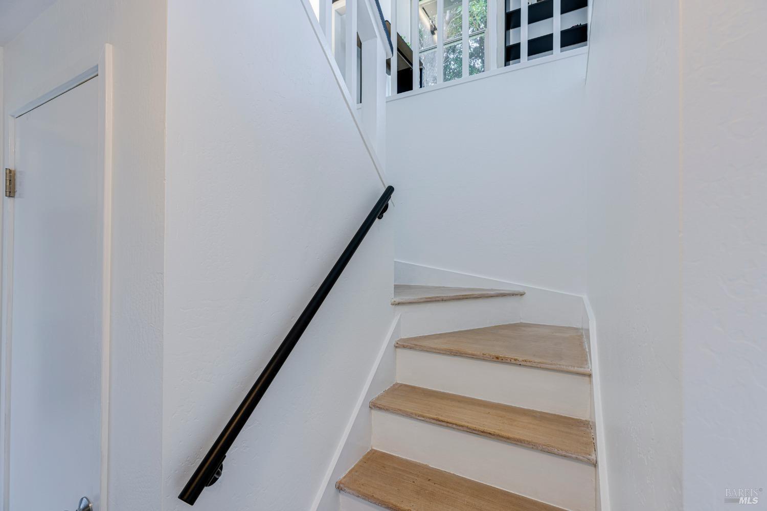 Detail Gallery Image 48 of 74 For 711 Alta Vista Rd, Mill Valley,  CA 94941 - 4 Beds | 2 Baths