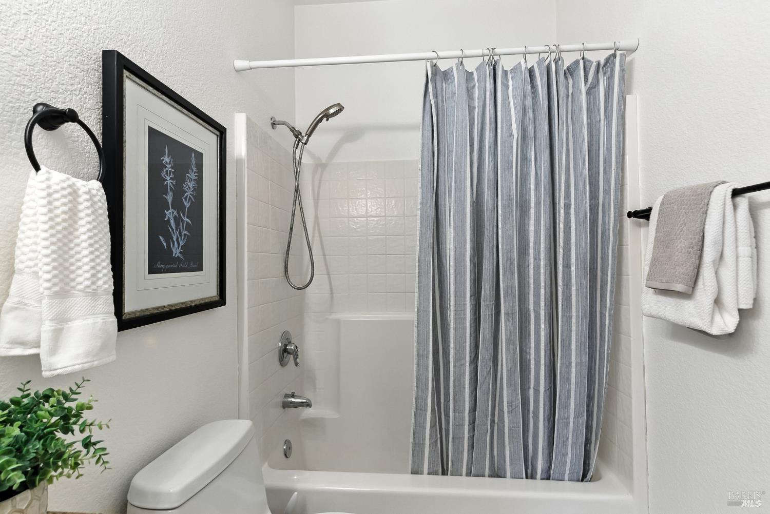 Detail Gallery Image 15 of 37 For 463 Goblet Pl, Windsor,  CA 95492 - 3 Beds | 2 Baths