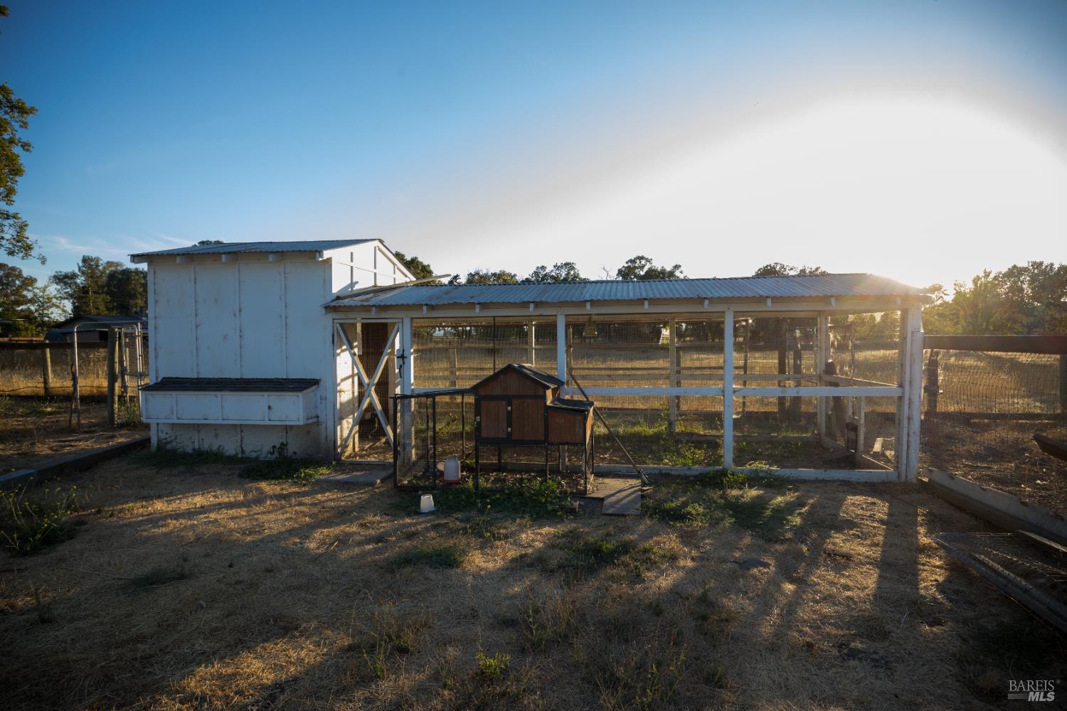 Detail Gallery Image 11 of 75 For 4100 Bisordi Ln, Santa Rosa,  CA 95439 - 5 Beds | 5 Baths