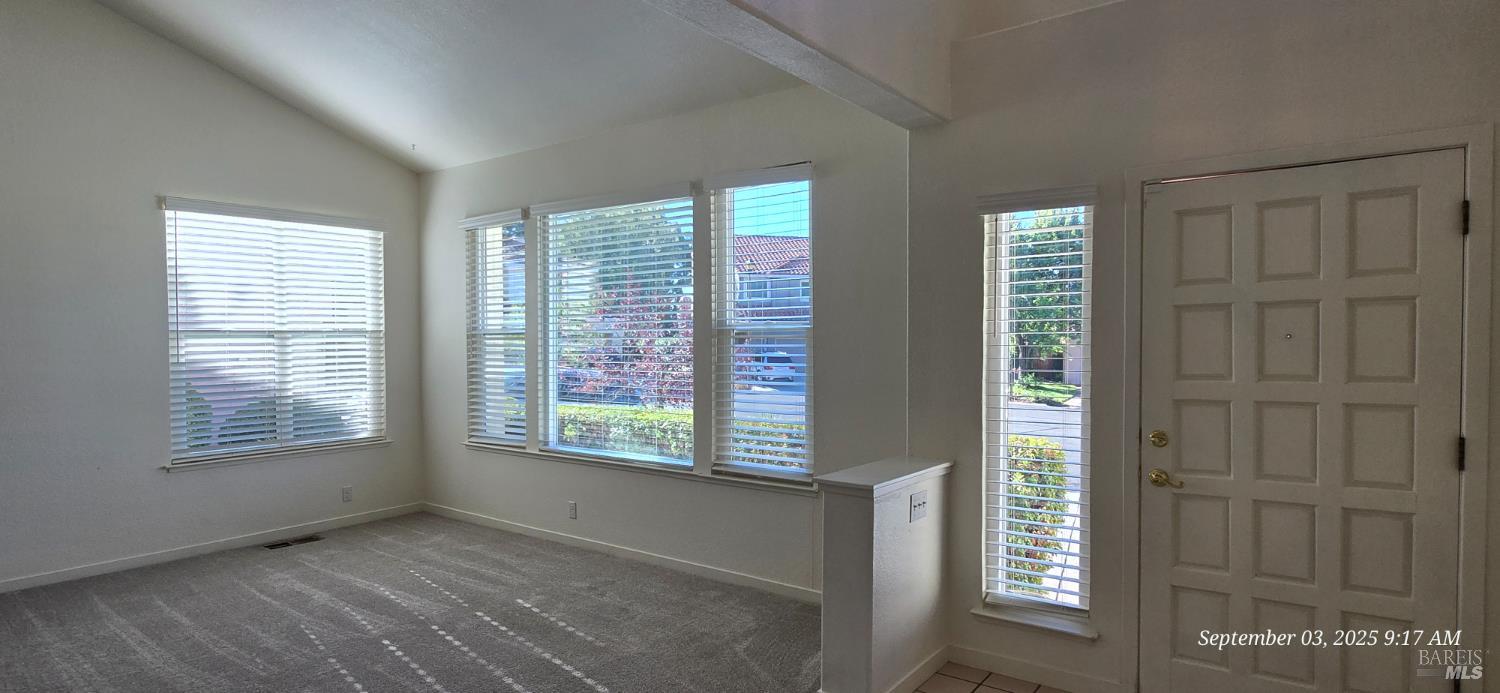 Detail Gallery Image 4 of 23 For 3288 Ascot Ct, Fairfield,  CA 94534 - 3 Beds | 2 Baths