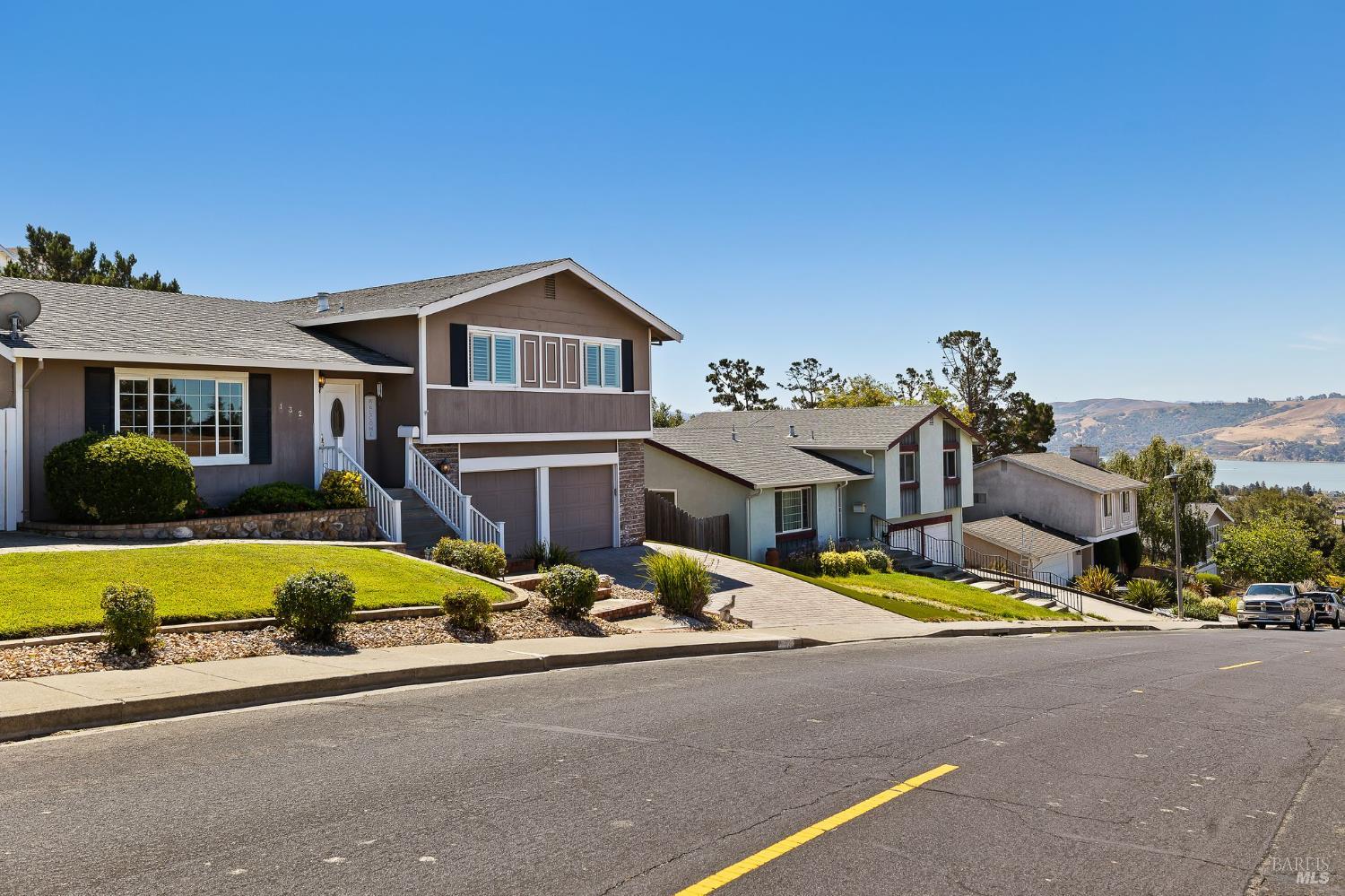 Detail Gallery Image 4 of 58 For 132 Chelsea Hills Dr, Benicia,  CA 94510 - 3 Beds | 2 Baths