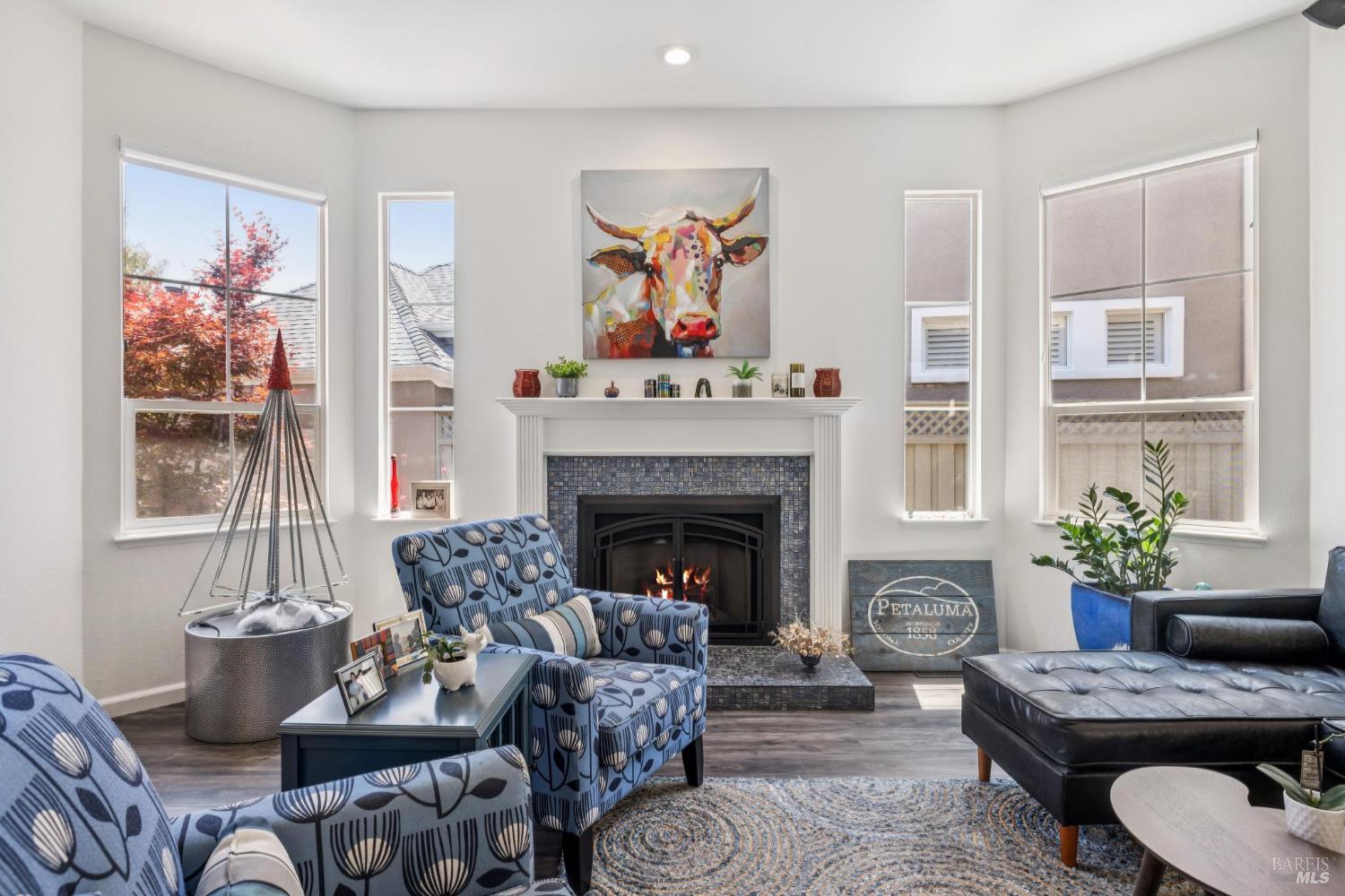 Detail Gallery Image 16 of 51 For 1917 Falcon Ridge Dr, Petaluma,  CA 94954 - 3 Beds | 2 Baths